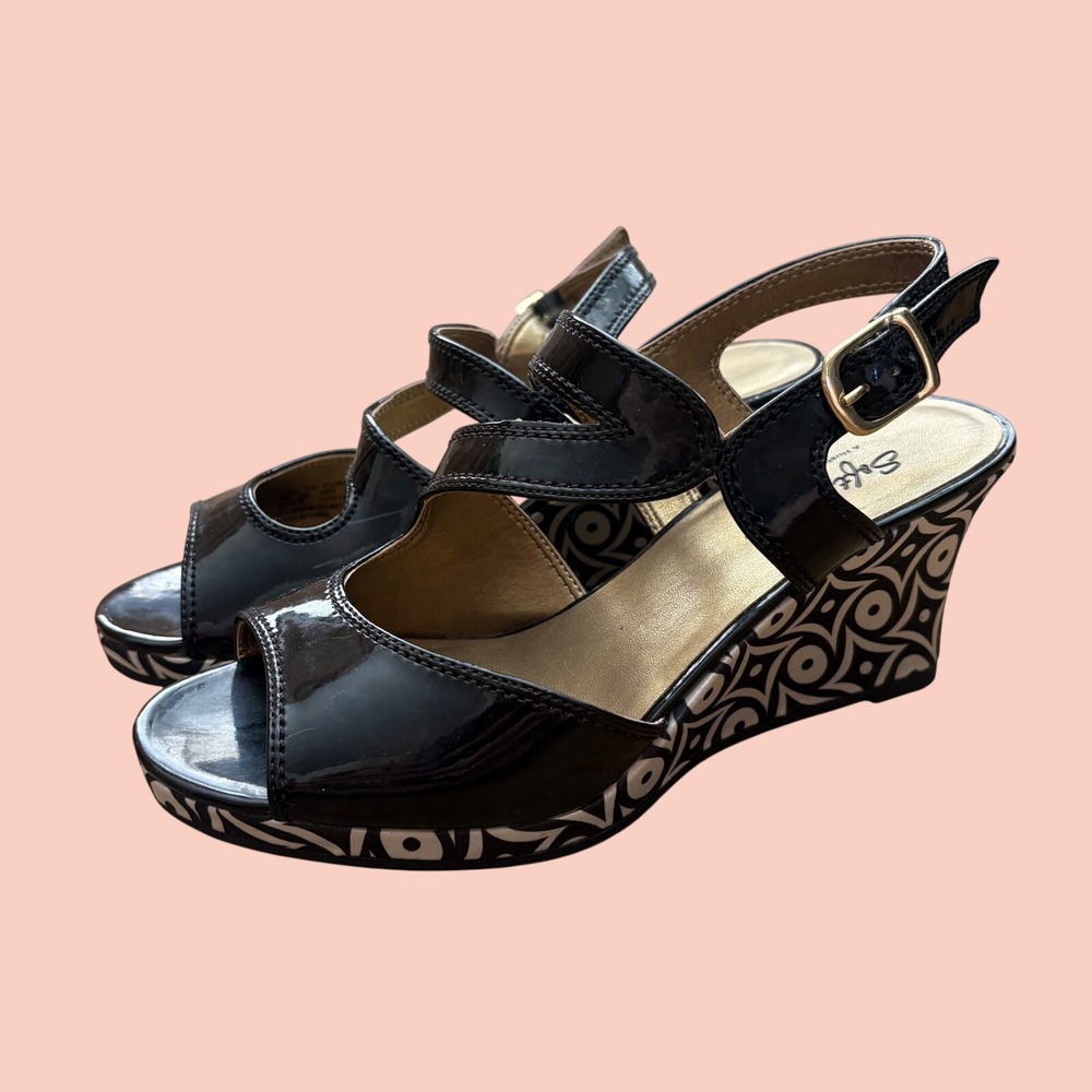 Vtg Y2K Glam Babydoll Womens Patent Leather Patterned Wedge Heel Strappy Shoe